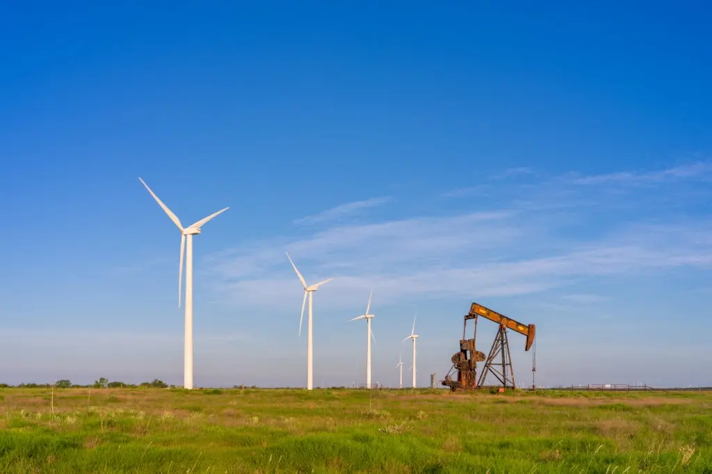 النفط يرتفع وسط آمال إنهاء الإغلاق الحكومي الأمريكي