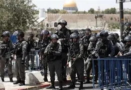العدو الصهيوني يحول مدينة القدس إلى ثكنة عسكرية