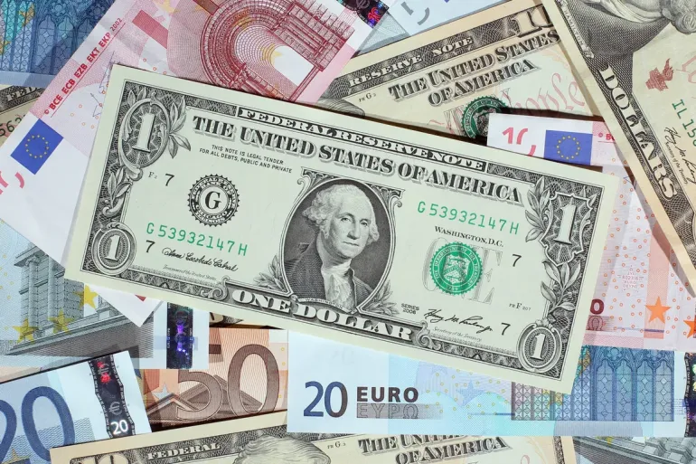 الدولار مستقر والين يهبط قبيل الانتخابات اليابانية
