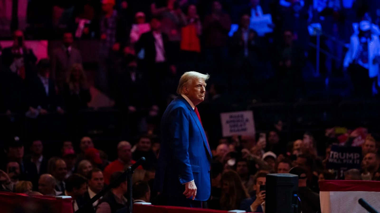 "الغارديان": أيها الشعب الأميركي.. عليكم إسقاط الطاغية!