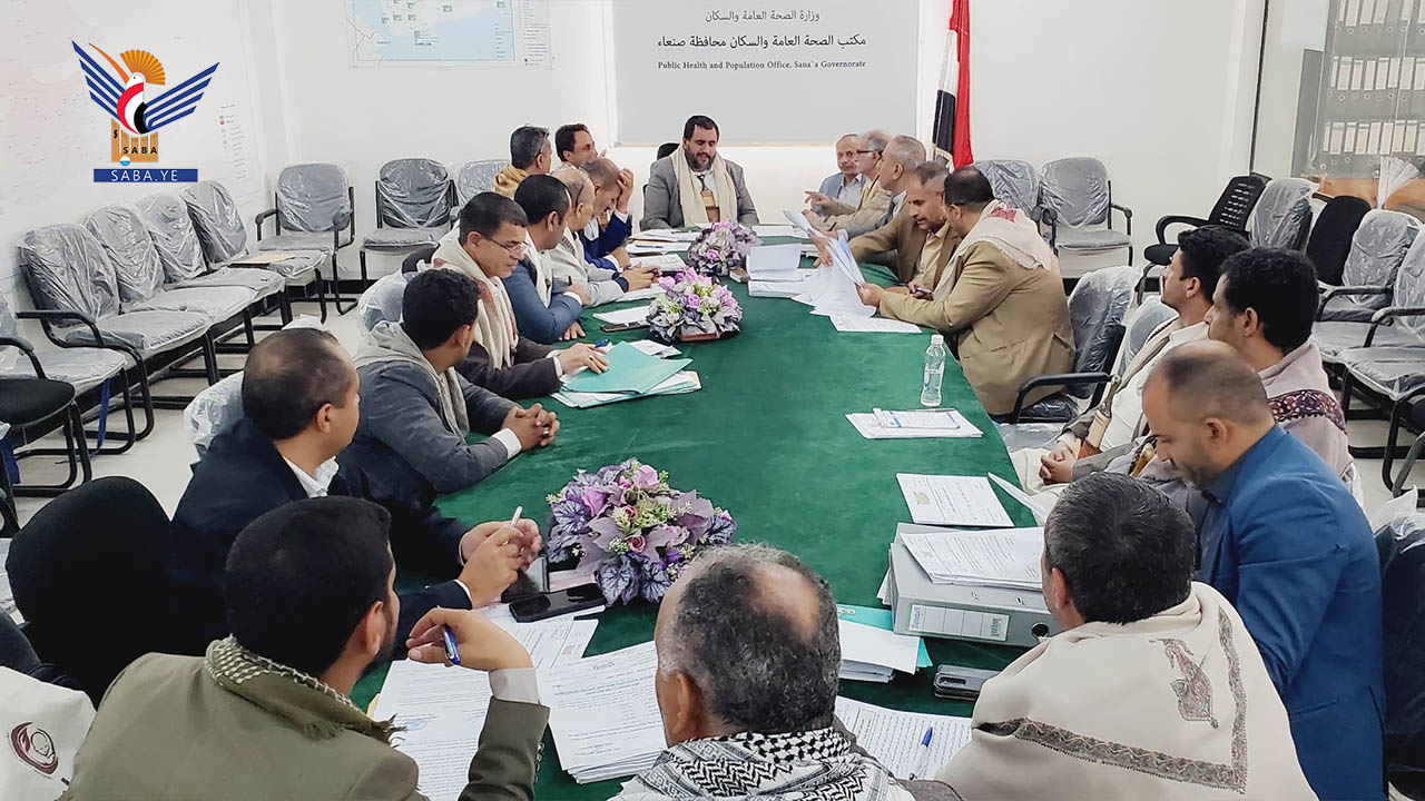إدارية المجلس المحلي بمحافظة صنعاء تناقش تنفيذ مشاريع خدمية