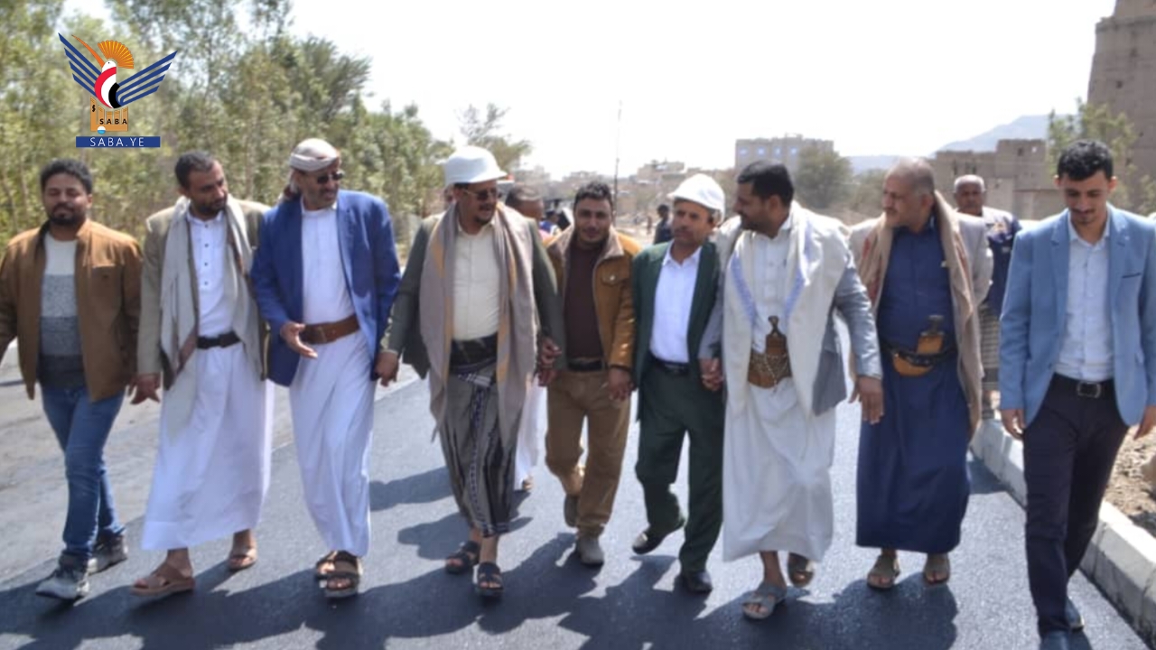 تفقد مشروع استكمال سفلتة شارع الثلاثين في همدان بمحافظة صنعاء تفقد مشروع استكمال سفلتة شارع الثلاثين في همدان بمحافظة صنعاء