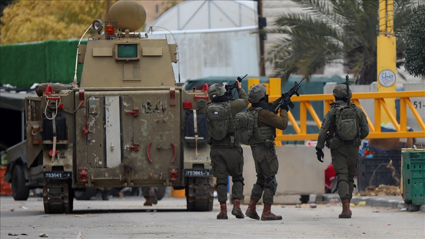 العدو الإسرائيلي يقتحم قرية شرق رام الله وبلدة الخضر في بيت لحم ومستوطنون يحرقون غرفة زراعية