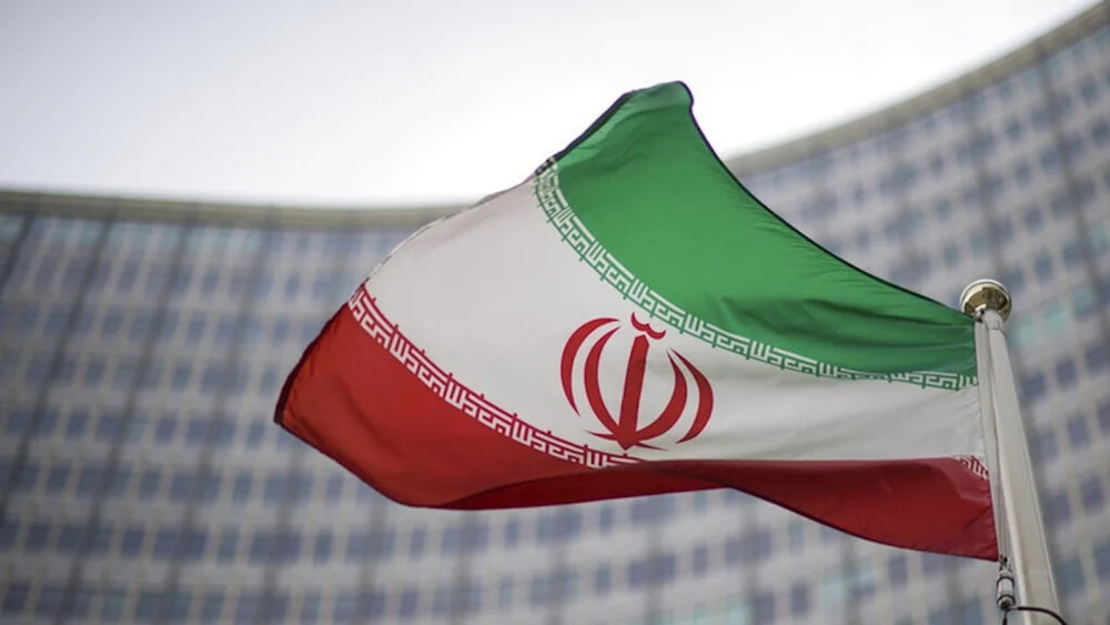 طهران تنفي كلام ترامب: لم يطلب أي مسؤول إيراني "الزحف على أبواب البيت الأبيض"