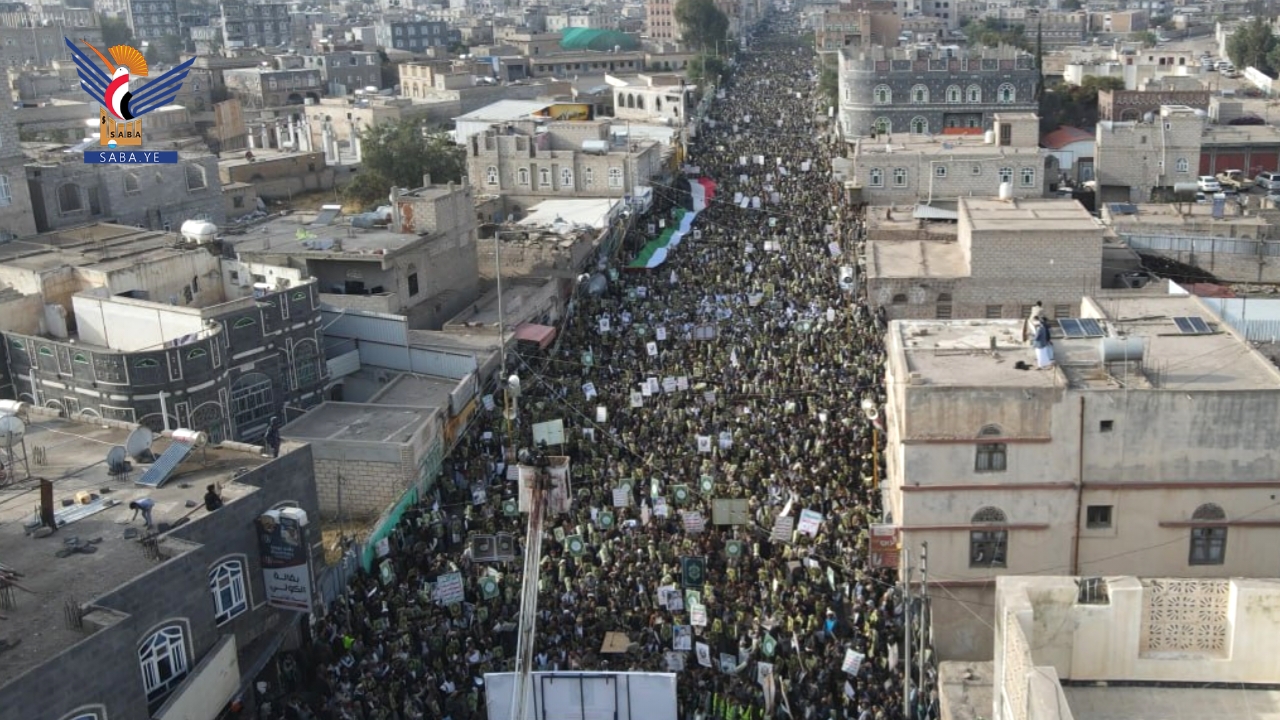 مسيرات حاشدة في ذمار تنديدا بالإساءات الأمريكية للقرآن الكريم