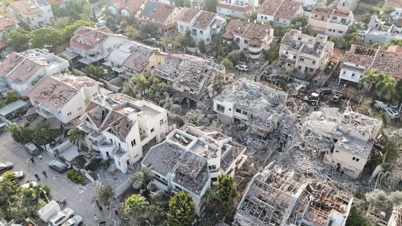 "ليلة قاسية جداً في إسرائيل ".. ماذا خلّفت عملية "الوعد الصادق 3" حتى الآن؟