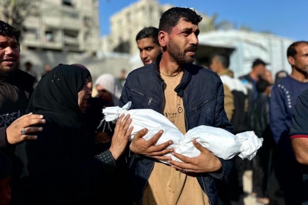 العدو الاسرائيلي يقتل 56 فلسطينيا إثر قصف متفرق في قطاع غزة