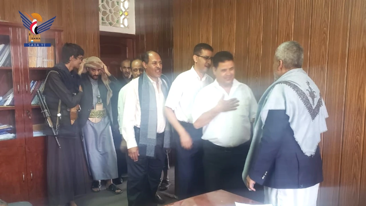 نائب رئيس هيئة مكافحة الفساد يتفقد مستوى الانضباط الوظيفي بديوان الهيئة