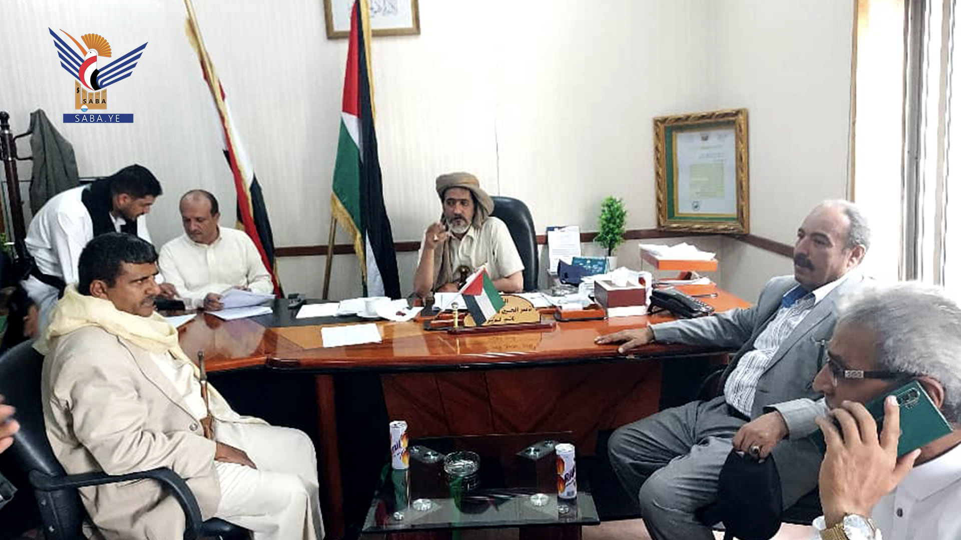 نائب وزير الإدارة والتنمية المحلية يناقش مع محافظ مأرب الاحتياجات الخدمية للمحافظة