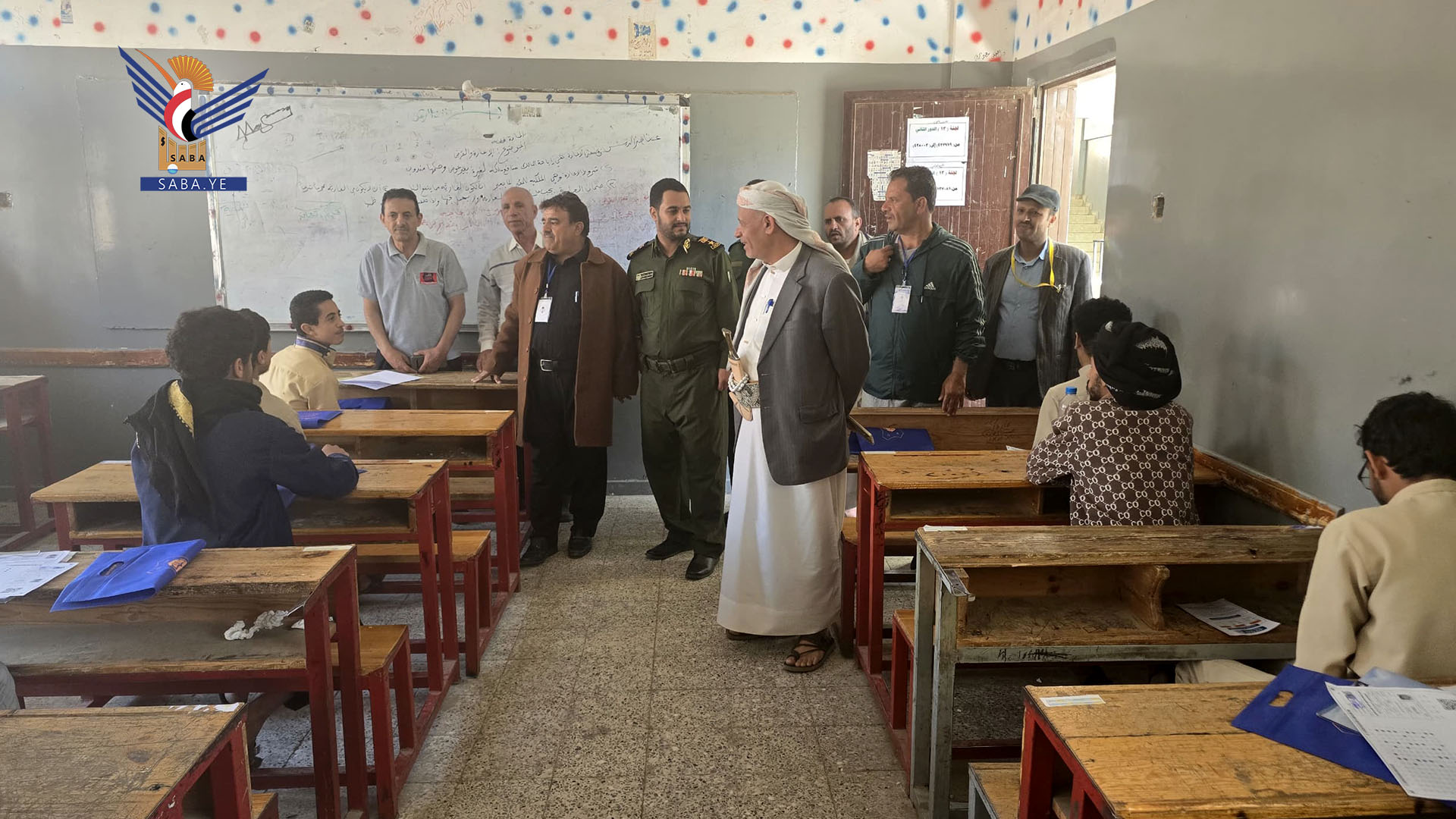 قيادات محلية وتربوية بأمانة العاصمة تتفقد اختبارات الثانوية العامة في يومها الأخير