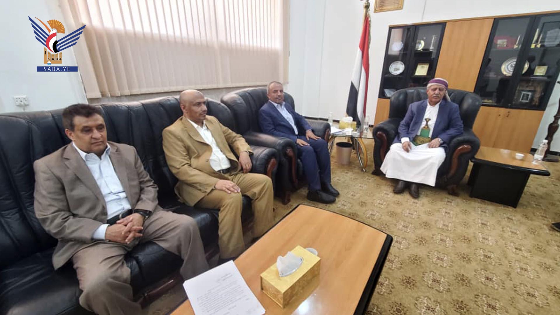 رئيس مجلس النواب يلتقي وزير الخدمة المدنية ونائب وزير المالية