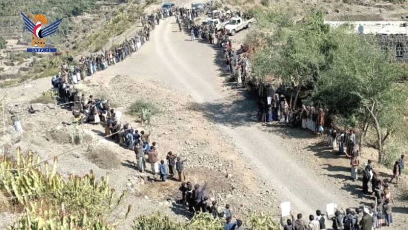 وقفة وتطبيق قتالي لخريجي المستوى الثاني من دورات التعبئة في الحيمة الداخلية