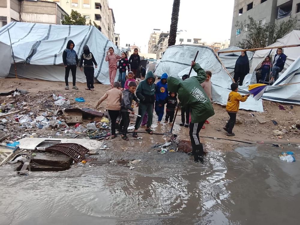 رئيس بلديات غزة :نواجه دمارًا شبه كامل بخطوط الصرف والمياه