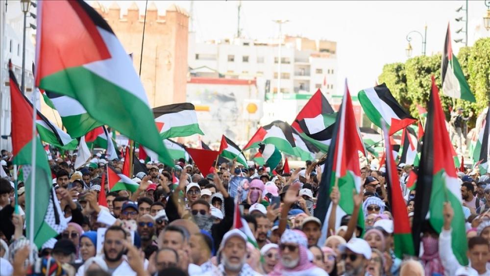 آلاف المغاربة يشاركون في وقفات تضامنية للمطالبة بوقف العدوان على غزة