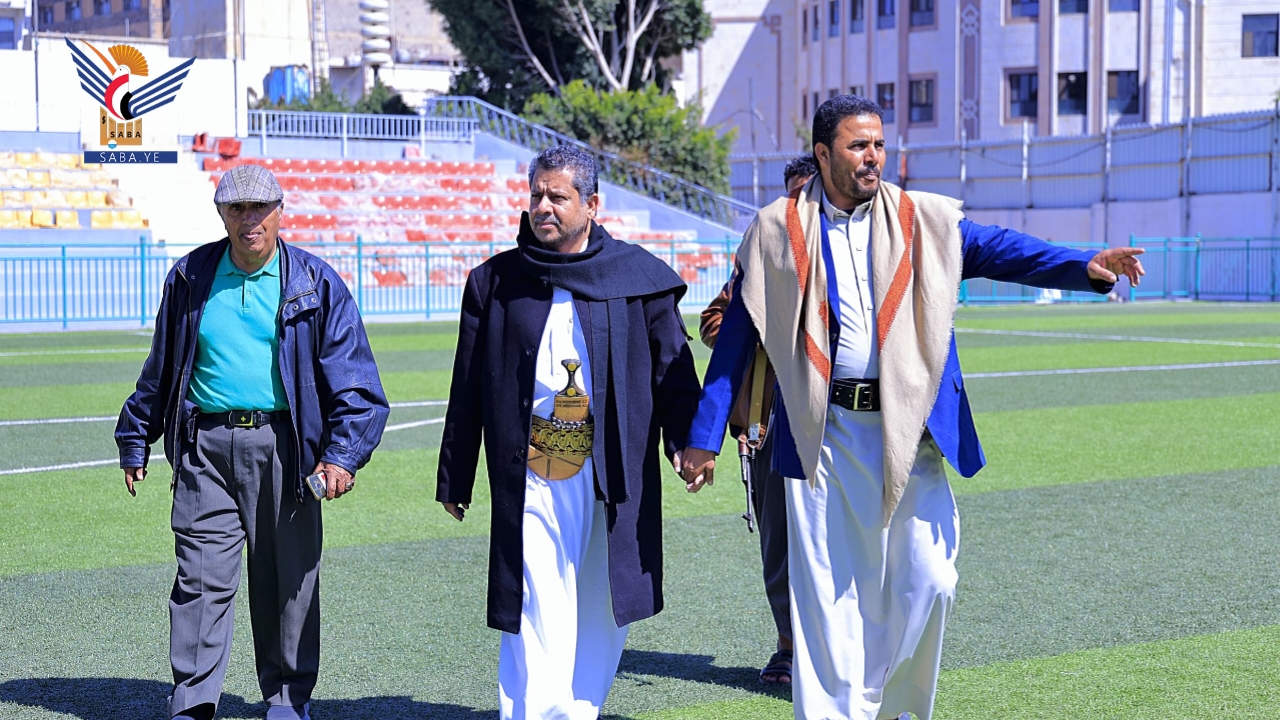 العزي يطلّع على سير العمل في ملعب الظرافي تمهيدًا لافتتاحه