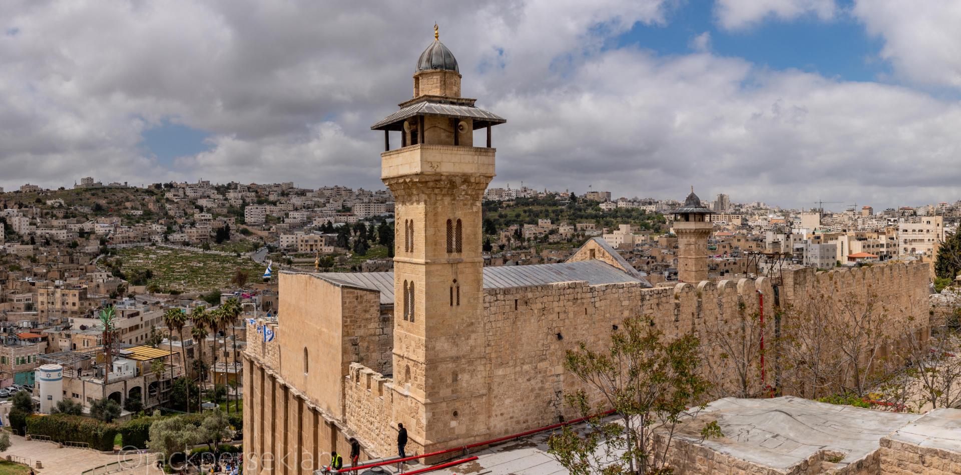 الحرم الإبراهيمي والخليل في مواجهة التهويد ومخططات طمس الهُوية الفلسطينية  