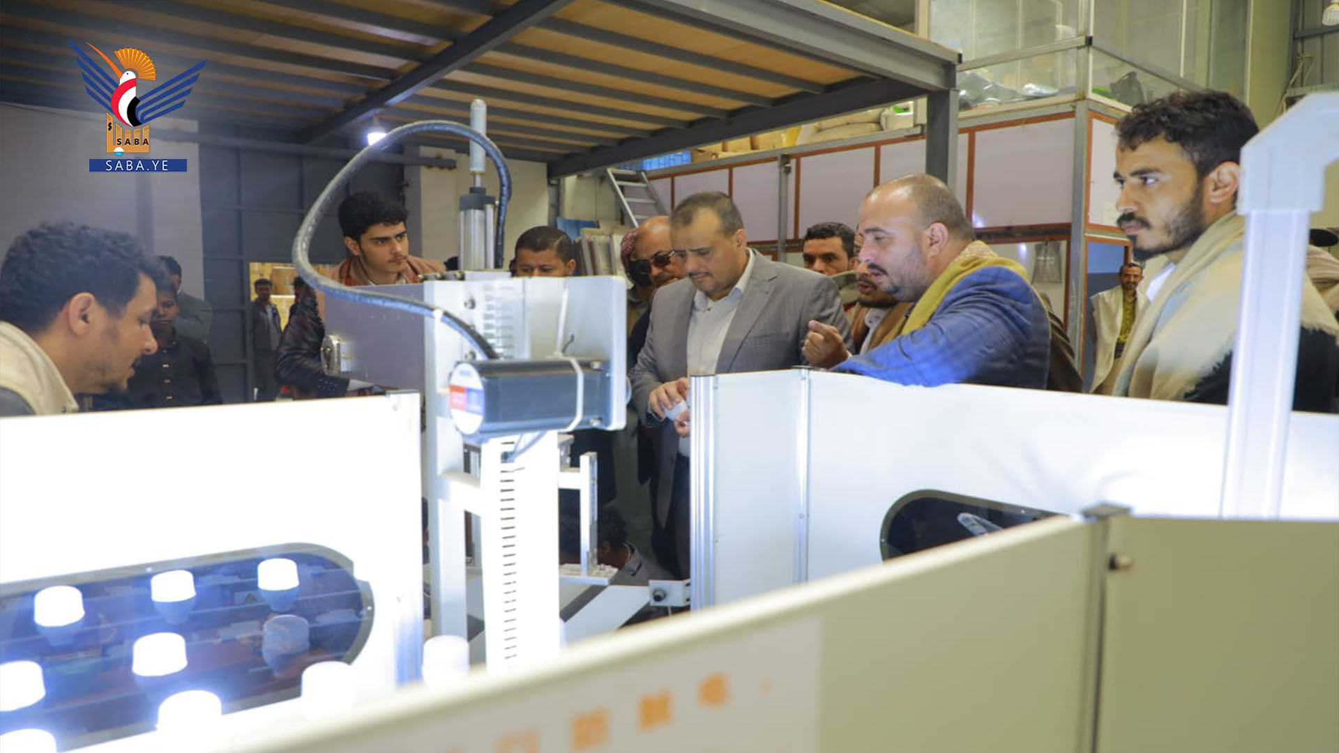 القائم بأعمال وزير الاقتصاد والصناعة يؤكد الحرص على حماية الصناعات الكهربائية المحلية