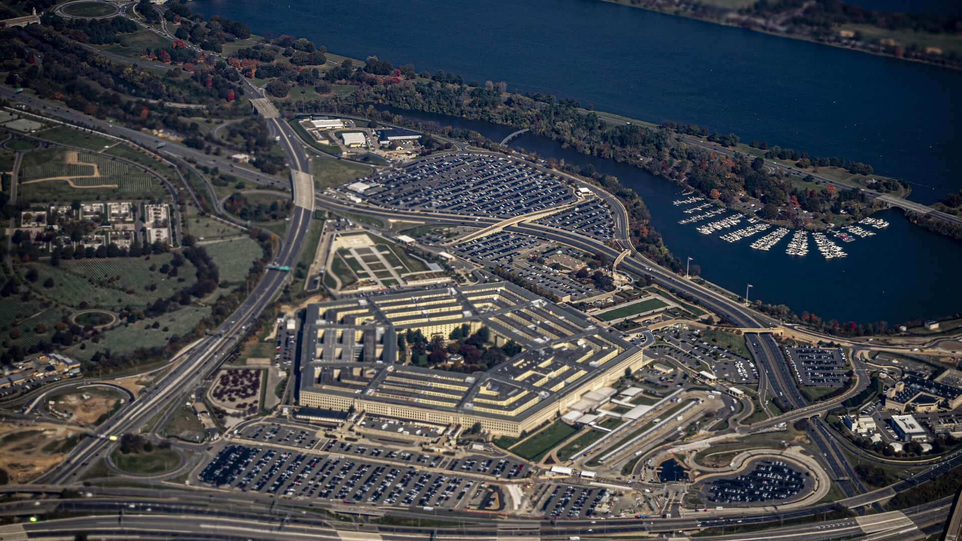 واشنطن تعتزم خفض الأموال المخصصة لشراء أسلحة لأوكرانيا