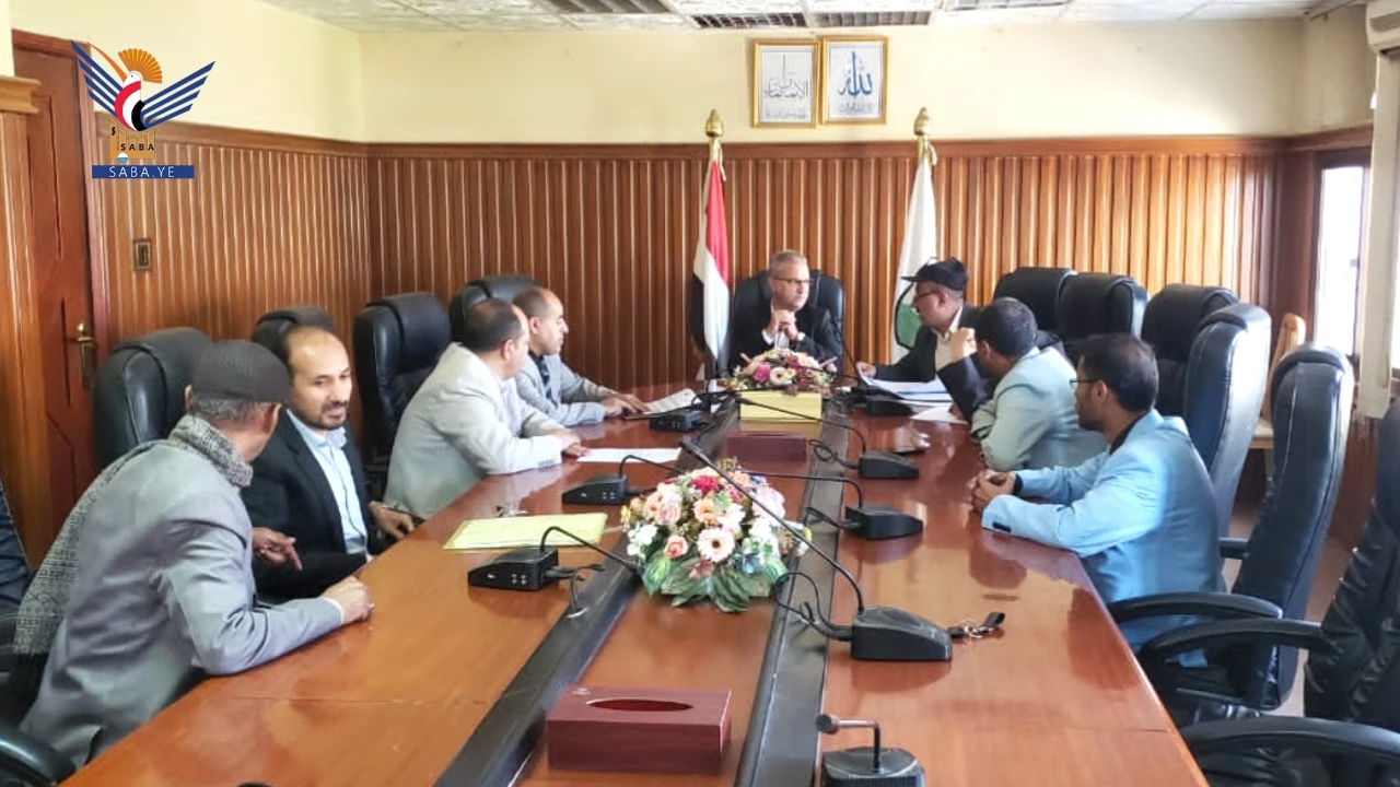 اجتماع بجامعة إب يناقش آلية تنفيذ دورات وحملات توعوية ضمن الأنشطة الصيفية