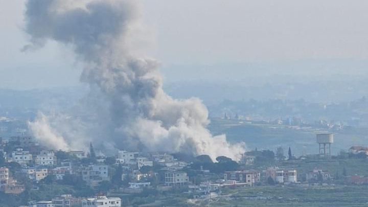 لبنان.. جيش العدو الإسرائيلي يفجّر مشروع المياه في مركبا ويفجّر على دفعتين في حداثا