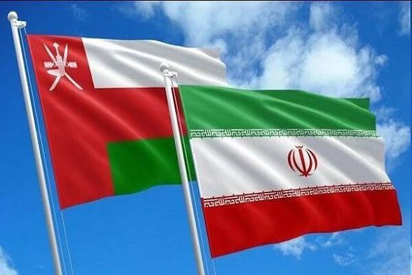 إيران وسلطنة عمان تناقشان الوضع في مضيق هرمز