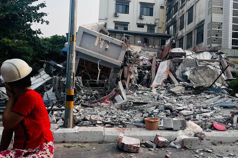 بورما: ارتفاع حصيلة ضحايا الزلزال إلى 1644 قتيلا وفرق الإنقاذ تبحث عن ناجين بورما: ارتفاع حصيلة ضحايا الزلزال إلى 1644 قتيلا وفرق الإنقاذ تبحث عن ناجين