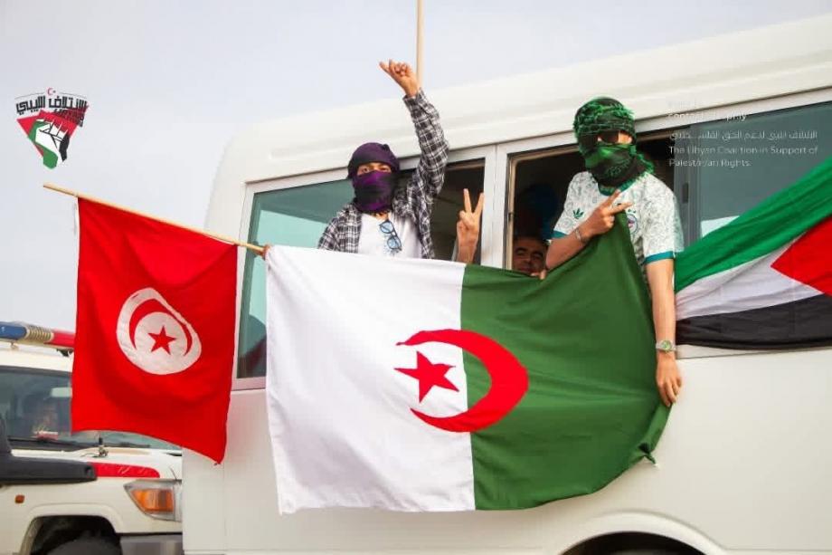 قافلة "الصمود" تستأنف طريقها نحو غزة بعد توقف قرب زليتن الليبية