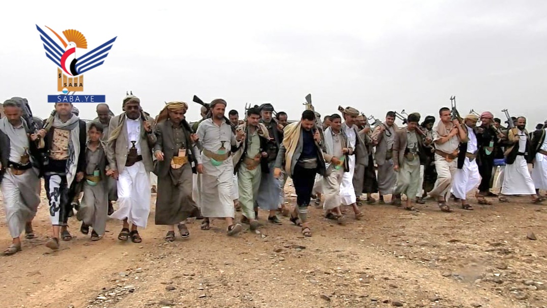 قافلة عيدية من أبناء مديرية همدان للمرابطين في جبهة رغوان بمأرب