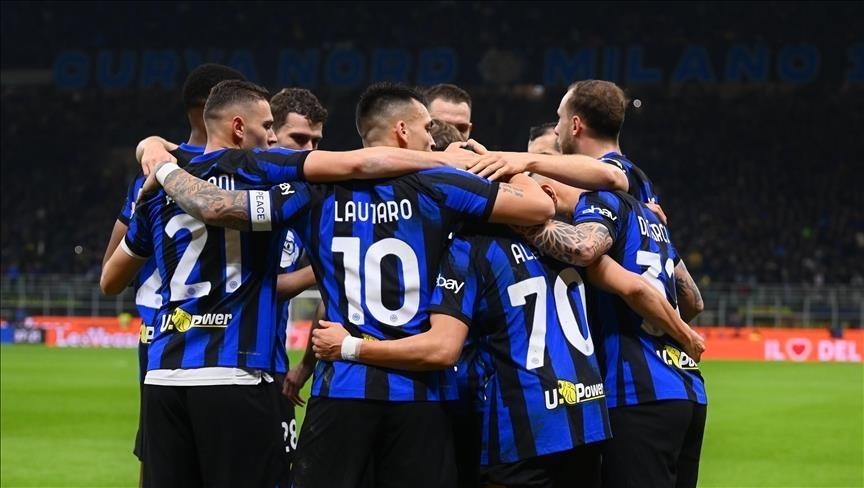 فريق كلية العلوم الإدارية والإنسانية يتوج بكأس بطولة شهيد القرآن بجامعة المحويت