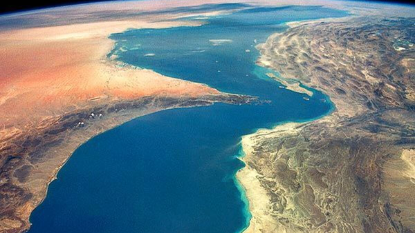 "الاقتصاد الإيرانية" تكشف عن طرح خطة "مقبولة دولياً" لإدارة مضيق هرمز