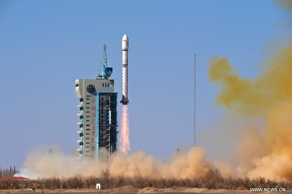 الصين تطلق قمرا اصطناعيا لتكنولوجيا الإنترنت بنجاح الصين تطلق قمرا اصطناعيا لتكنولوجيا الإنترنت بنجاح