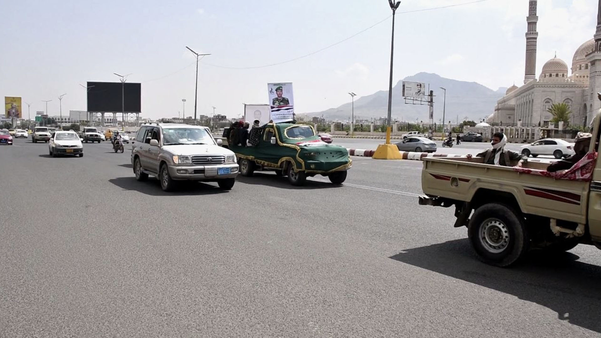 تشييع جثمان الشهيد محمد شيخ المحضار بصنعاء