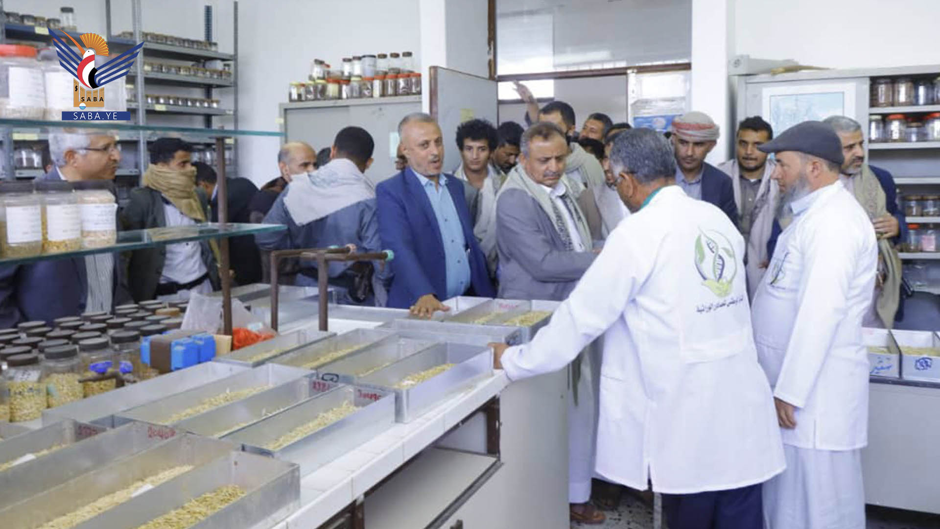 وزير الزراعة يطّلع على أنشطة هيئة البحوث والإرشاد الزراعي بذمار