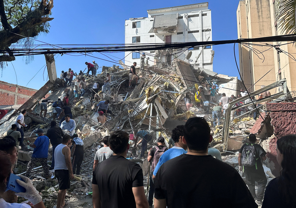 زلزال كولومبيا يخلف 132 قتيلًا و570 مصابًا