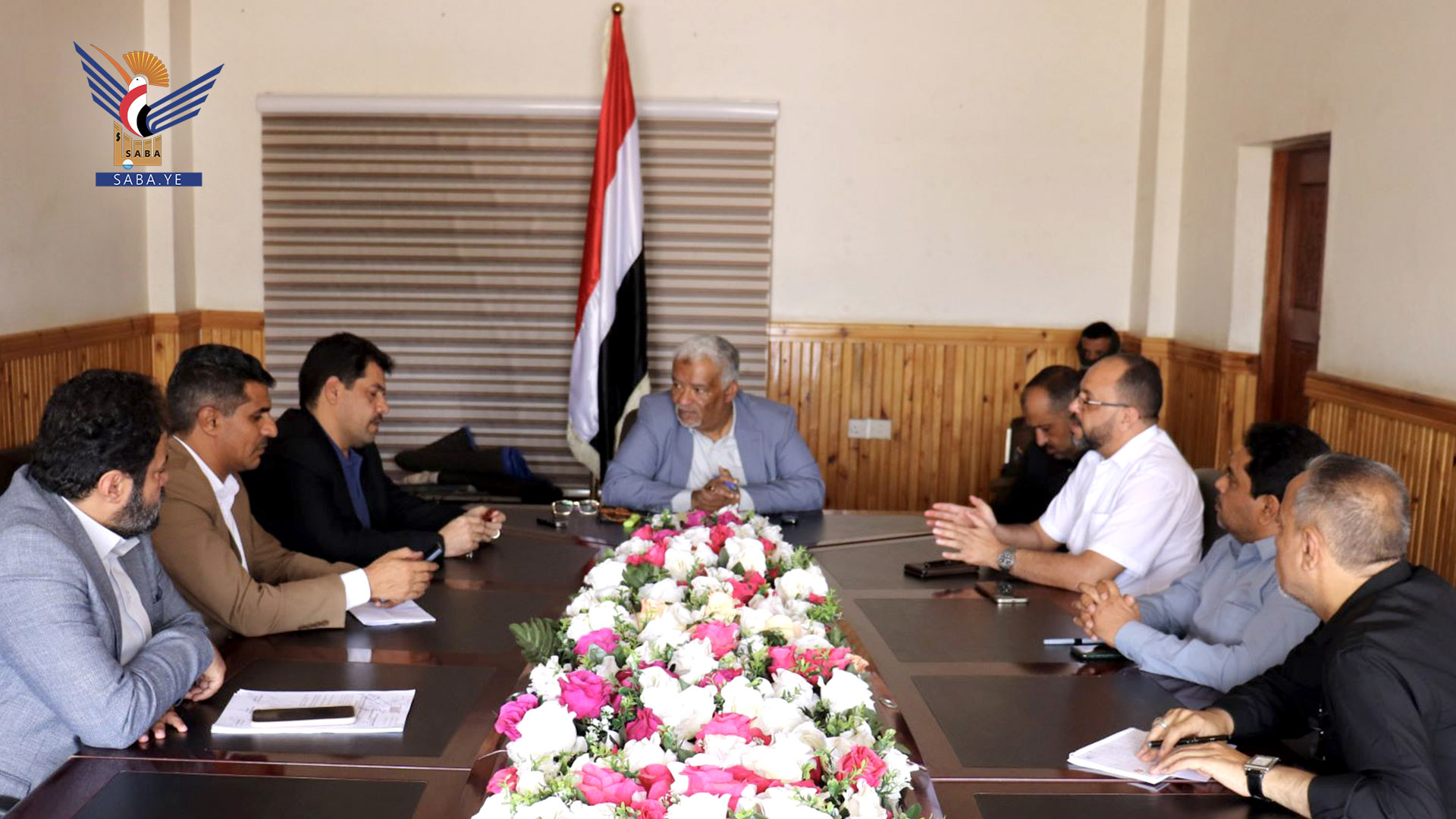 اجتماع برئاسة باجعالة يناقش آلية عمل لجنة دراسة أوضاع فروع الشؤون الإنسانية