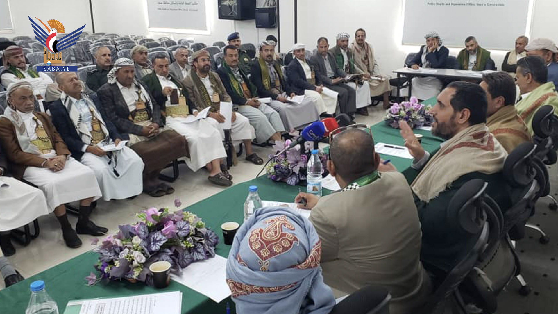 تنفيذي محافظة صنعاء يناقش الجوانب المتعلقة بتطوير الأداء