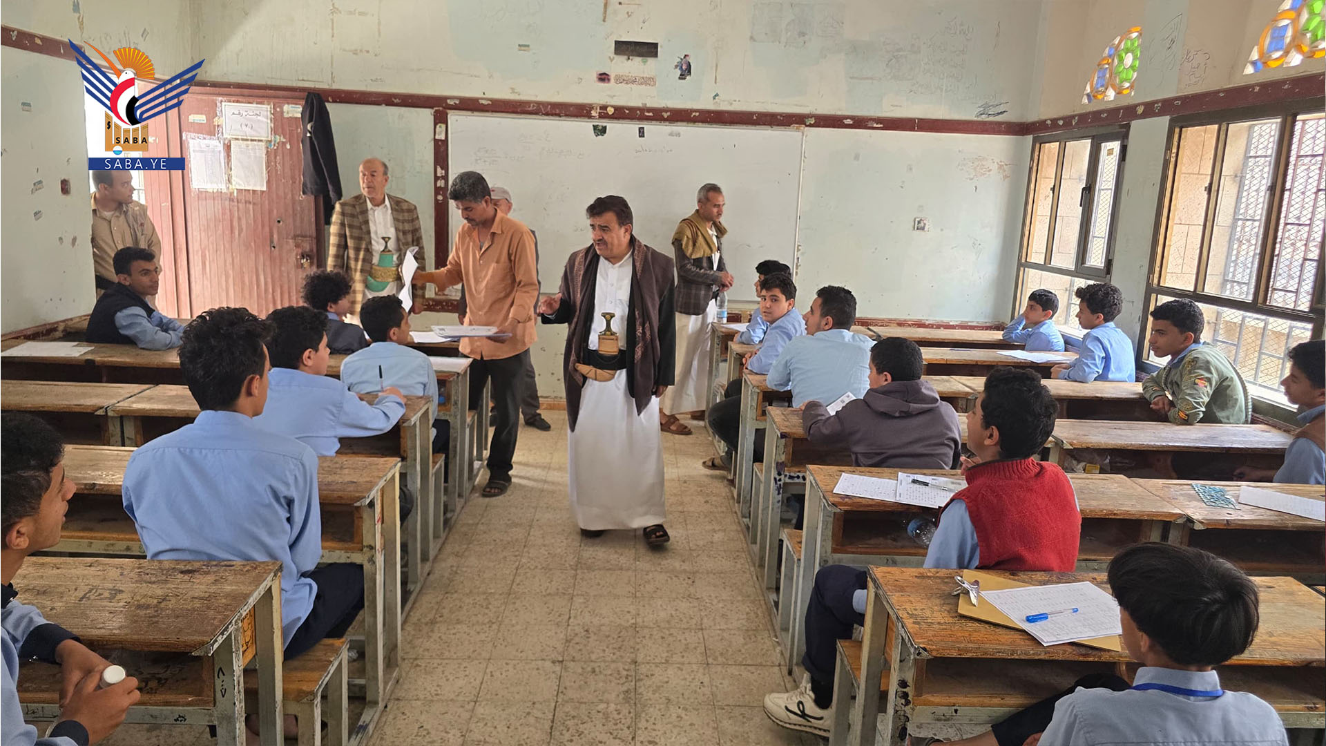 تفقد الاختبارات والدورات الصيفية في مديريتي شعوب والثورة بأمانة العاصمة