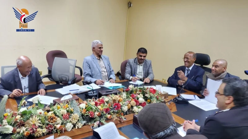 مناقشة استئناف عمل فريق تطوير الخدمات وتبسيط الإجراءات بوزارة الخارجية