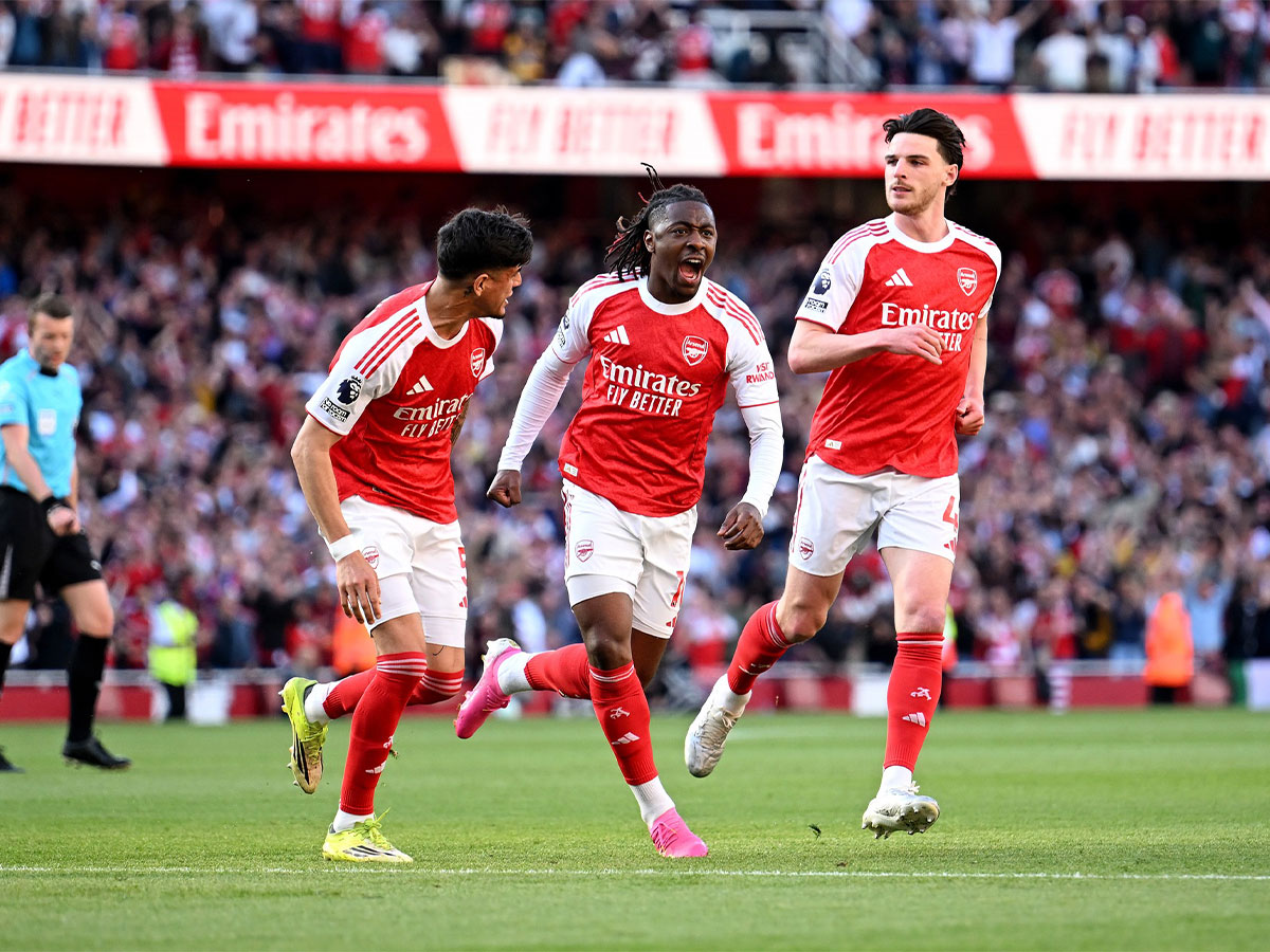 قمة تجمع مانشستر يونايتد وليفربول في الجولة 35 للدوري الإنجليزي وأرسنال يطمح لمواصلة الصدارة