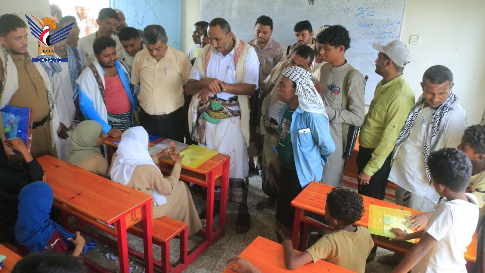 محافظ الحديدة يتفقد الأنشطة الصيفية واختبارات الشهادة الأساسية في الدريهمي