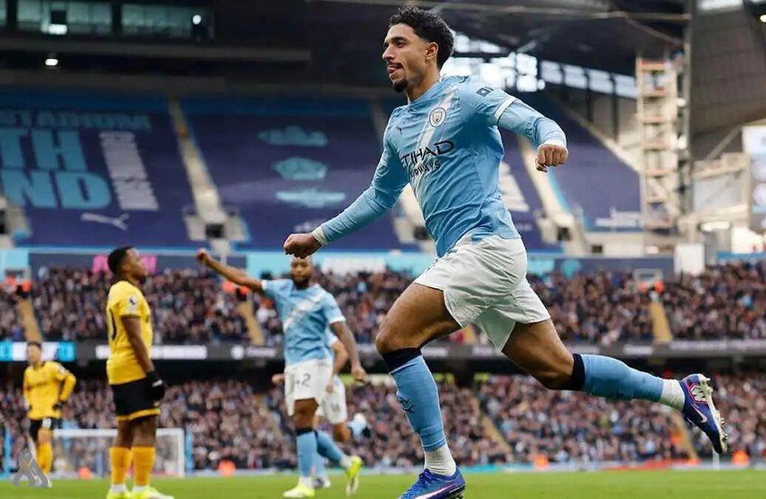 أتلتيكو مدريد يستهدف ضم عمر مرموش من مانشستر سيتي