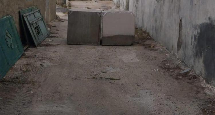 العدو الصهيوني يغلق 15طريقا في الخليل ويجرف أراضي في قلقيلية
