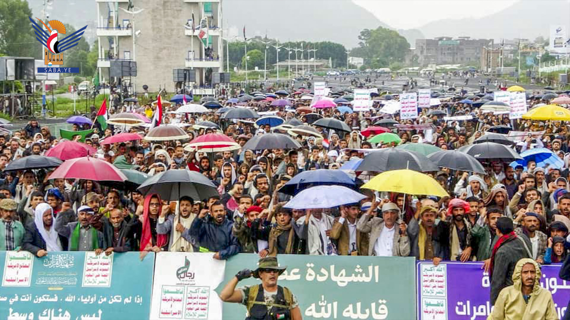 أبناء إب يحتشدون في 250 ساحة ثباتا مع غزة ورفضاً لصفقات الخداع والخيانة