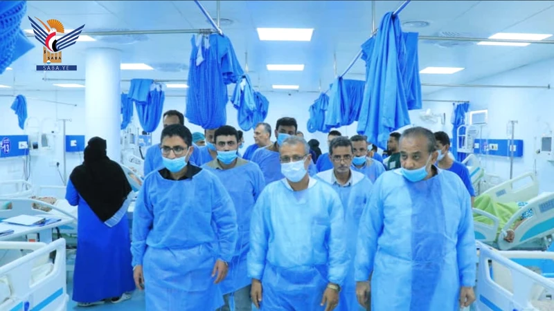 وكيل وزارة الصحة يطلّع على سير العمل في هيئة مستشفى الثورة بالحديدة وكيل وزارة الصحة يطلّع على سير العمل في هيئة مستشفى الثورة بالحديدة