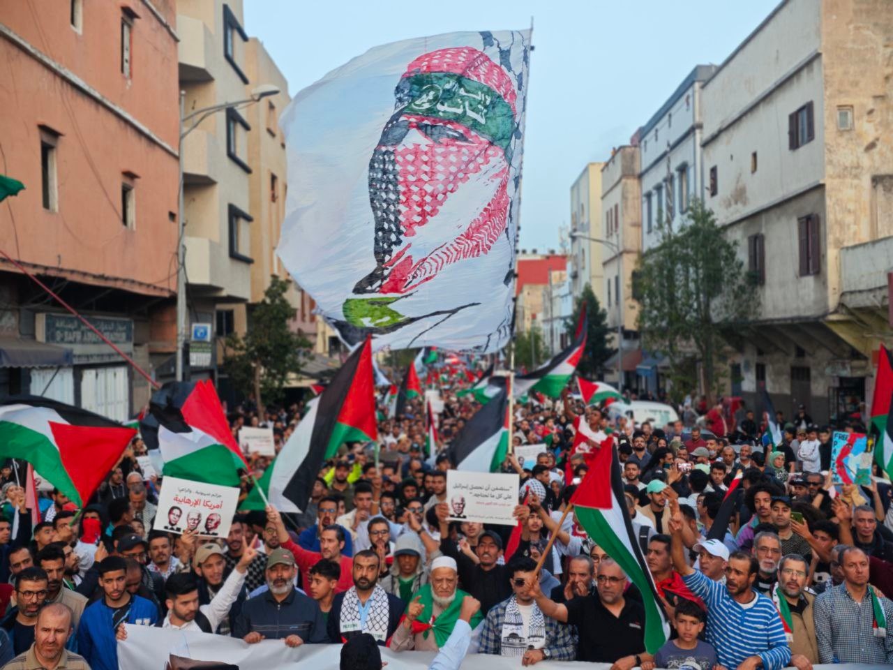  تظاهرات حاشدة في المغرب تنديداً بالمجزرة الصهيونية في رفح ورفضاً للتطبيع