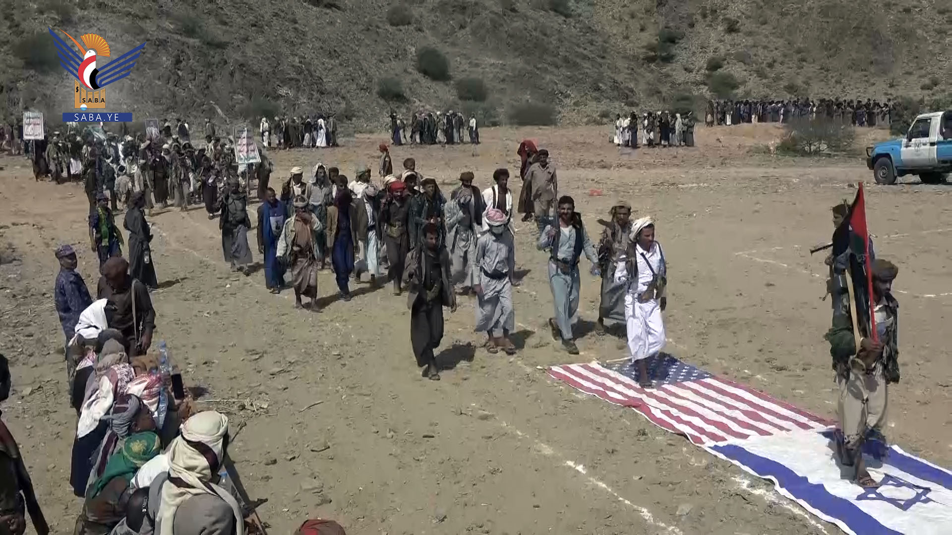 عرض شعبي لخريجي الدورات المفتوحة "طوفان الأقصى في مديرية رحبة بمأرب