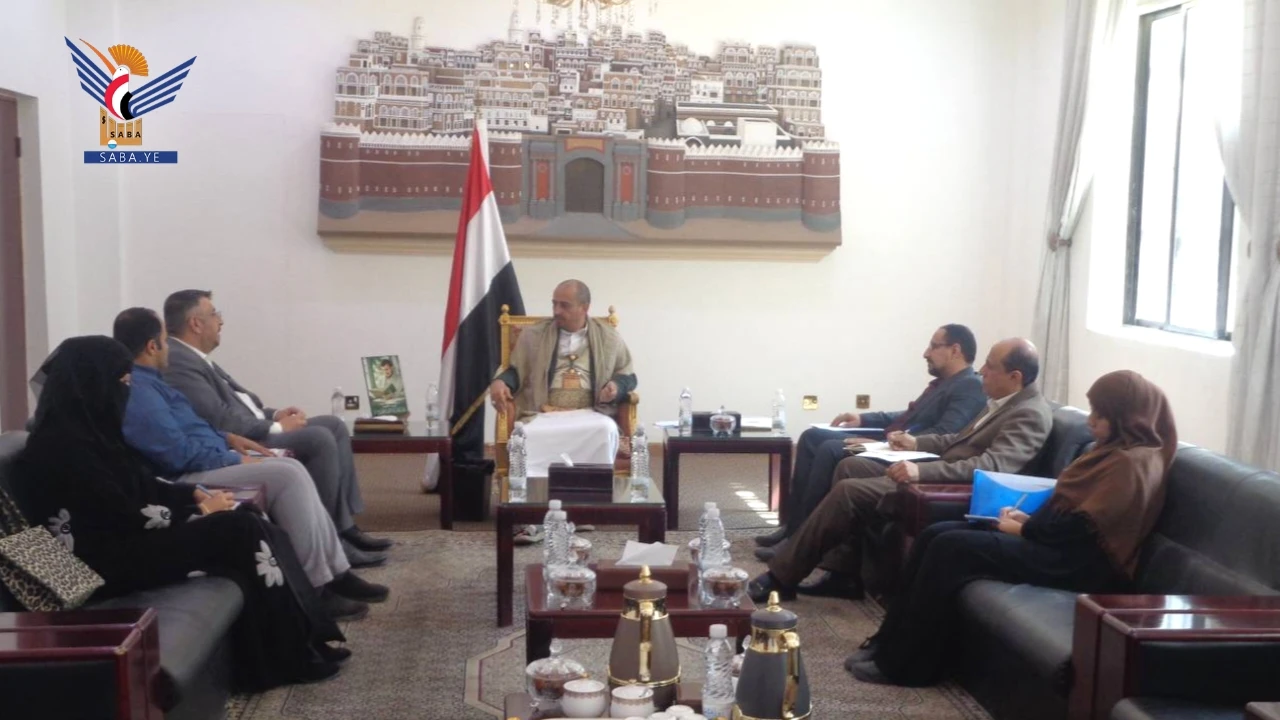 نائب وزير الخارجية يلتقي رئيس قسم المكاتب الميدانية بجمعية قطر الخيرية