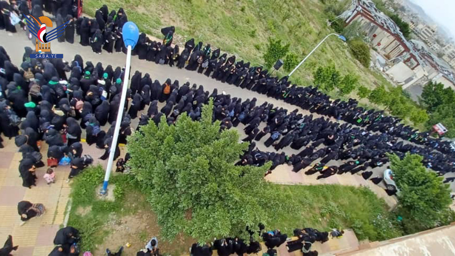 وقفة غضب لطالبات الأكاديمية العليا للقرآن الكريم بأمانة العاصمة 