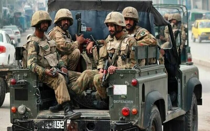 مقتل 12 شخصا في هجوم إرهابي على قوات الجيش الباكستاني في منطقة وزيرستان الجنوبية