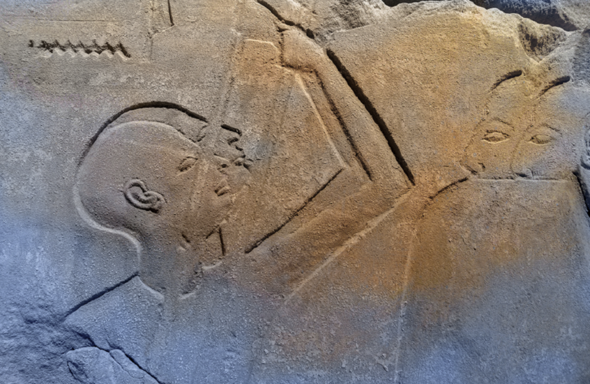  فريق من الباحثين يتمكن من إعادة بناء وجه كاهنة مصرية قديمة قبل 2800 عام